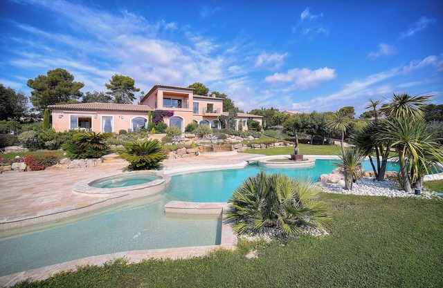 HAVRE DE PAIX" 5 étoiles Prestige jacuzzi, hammam, sauna, PISCINE chauffée Mougins Cannes Grasse