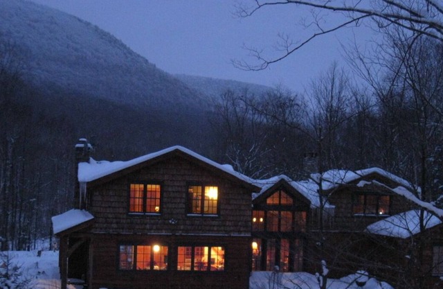 Headwaters-Very secluded, quiet, mountain views, babbling brook, country living.