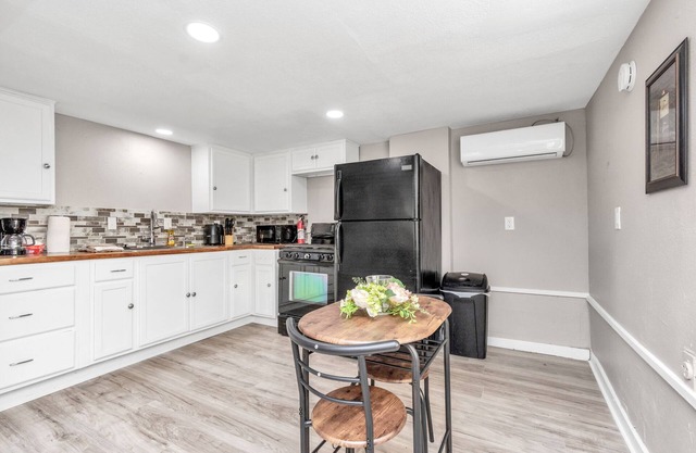 Heart of Baytown: Modern 1BR! 30mins to Houston