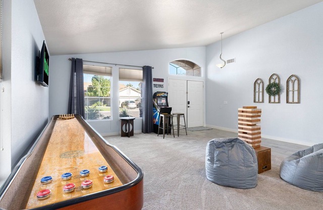 Heart of Chandler Pool Putting green 2060ft²