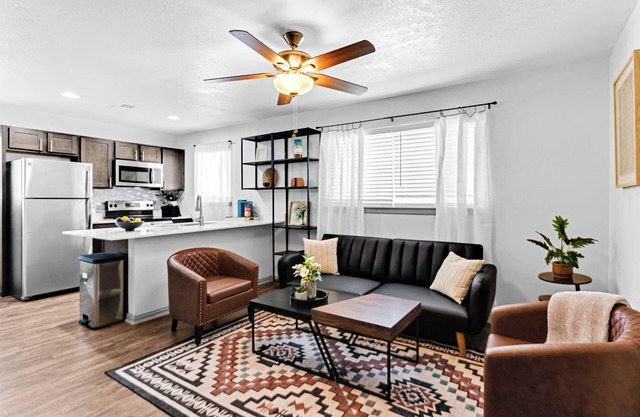 Heart of Oaklawn - Mins to Uptown & Medical Center