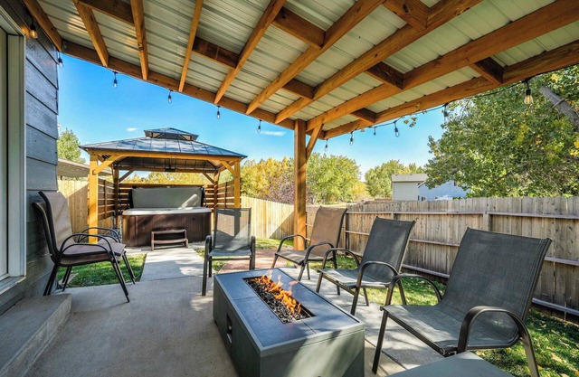 Hearth Haven! Family Fun w/Hot Tub & Games