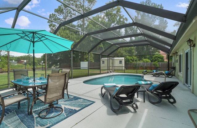 HEATED Saltwater POOL, Harry Potter, BBQ, Lake, Fishing, Gazebo, Games & Firepit