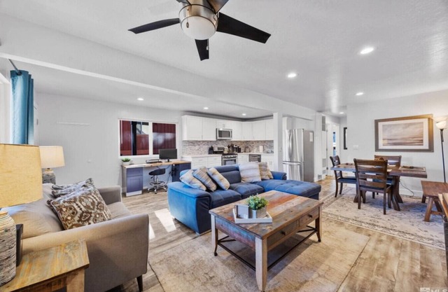 Heavenly Condo | Walk to Lift + Balcony | Sleeps 6