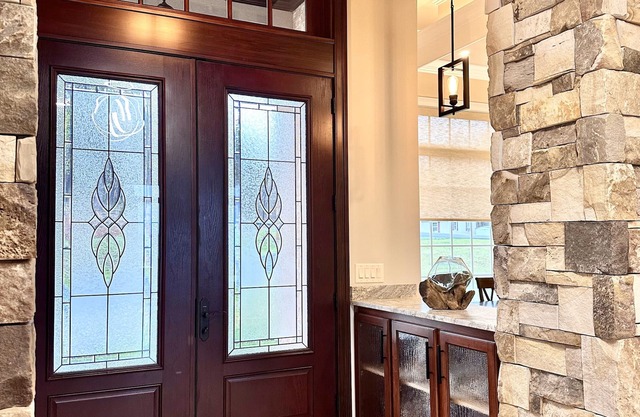 Heavenly View Luxury with Country Charm Sleeps 16 Game Room in Hedgesville WiFi