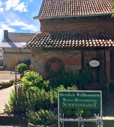 HEINRICHs winery bed & breakfast