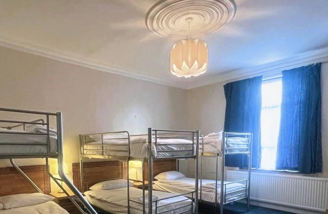 Helen's Hotel