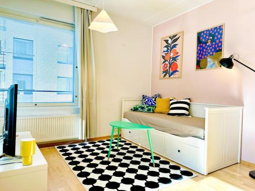 Helsinki stylish one bedroom apartment - metro, sauna and free parking