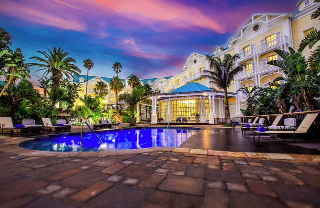 Hemingways Hotel