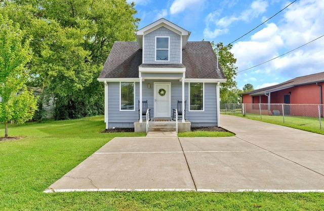 Hendersonville Cottage
