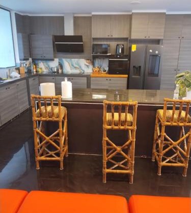 Hermosa Nueva casa Moderna cerca de la Playa