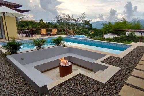 Hermosa y Moderna Casa Campestre