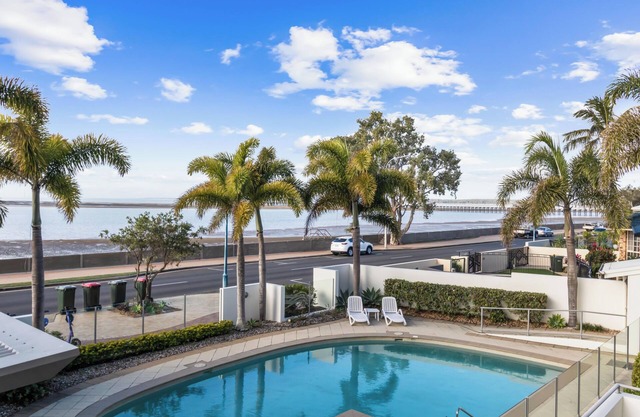 Hervey Bay Waterfront Apartment