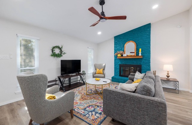 Hestia: Pet friendly Cheerful Townhouse 2 Ensuites