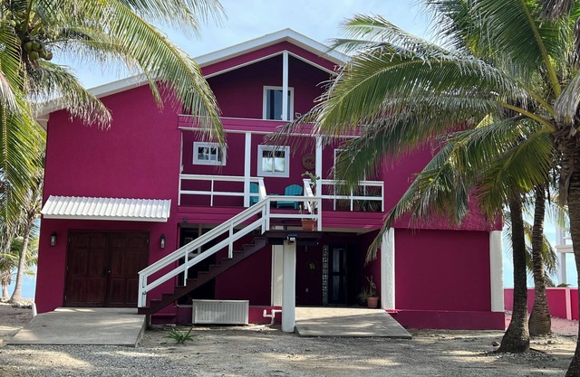 Hibiscus House - Ocean Front with Private Pool