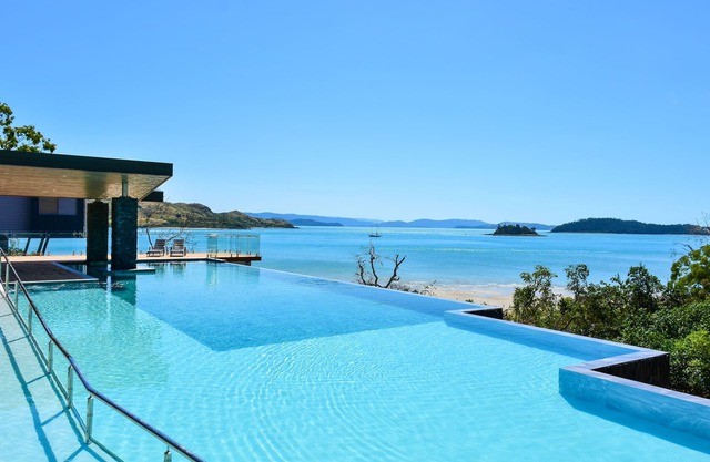Hidden Cove 2 - 4 Bedroom, 4 Bathrooms, Waterfront with Private Pool and buggy