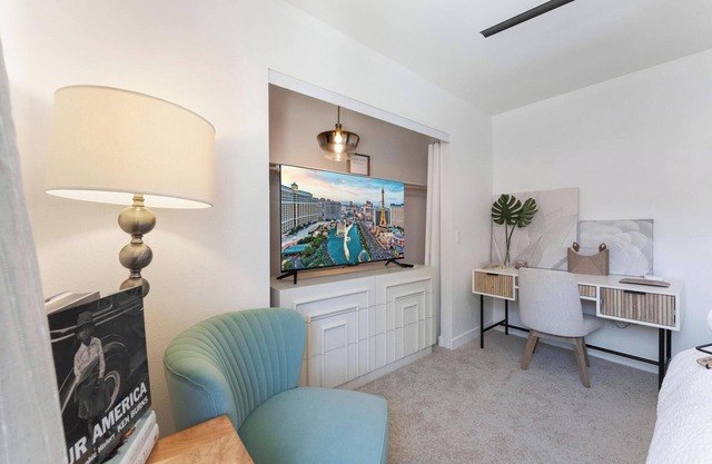 Hidden Gem! 2 Bed 2 Bath - Close to the Strip & Allegiant Stadium