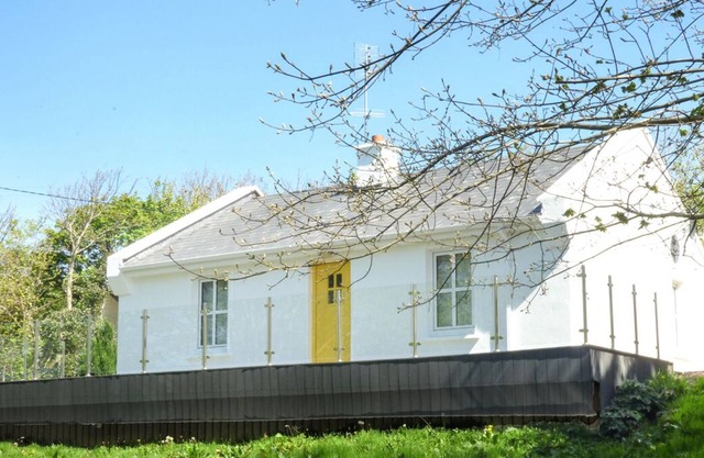 HIDDEN GEM COTTAGE, family friendly in Lettermacaward, County Donegal