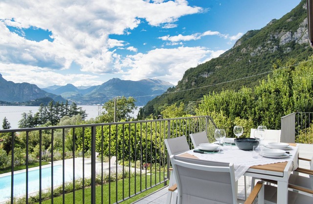 Hidden Gem. Villa with private swimmingpool Bellagio view
