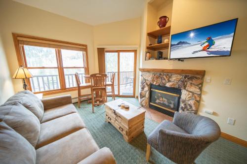 Hidden River Lodge 5979 by SummitCove Lodging