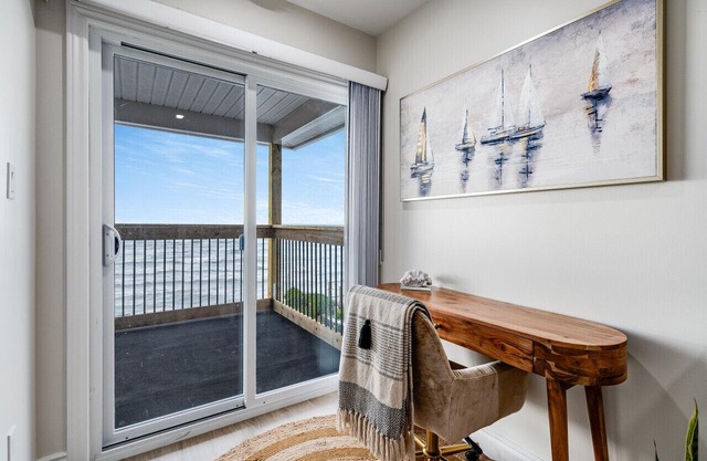 Hideaway Beach House & Hot Tub
