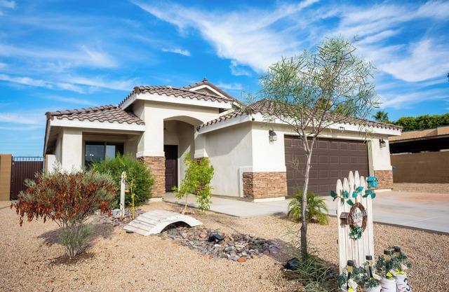 Hideaway in the Heart of the City/2-K bed, centrally located home