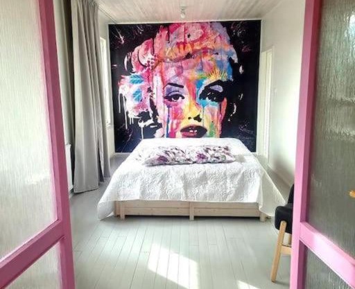 Hietaman Vierastalo Marilyn