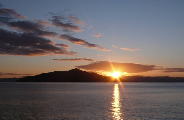 High End . High Reward! nSan Francisco Bay, Waterfront Luxury Corner Penthouse