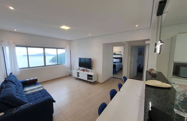 High view of Porchat Island, lots of space, comfort, technology and unique view