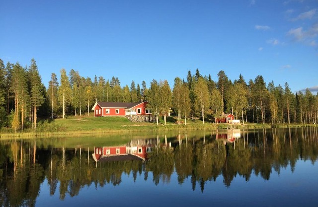 Hiiden Kämppäkartano iso vuokramökki lähellä Tiilikan kansallispuistoa