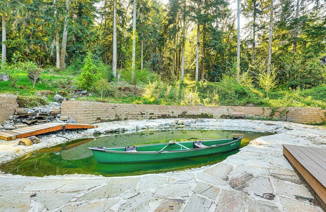 Hike & Explore: Guest Suite w/Deck in Issaquah