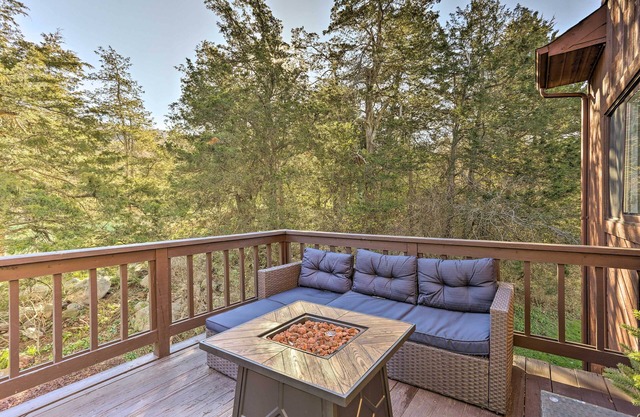 Hike, Ski & Golf: Mtn-View Codo in Vernon Township