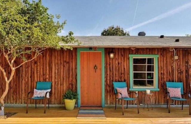 Hillcountry Getaway: Tucked Away but Still Close to ATX/SXSW