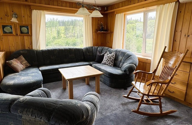 Hillside Breeze – Spacious 4BR Home on Cabot Trail next to Baddeck