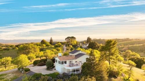 Hilltop by AvantStay Countryside Escape w Views