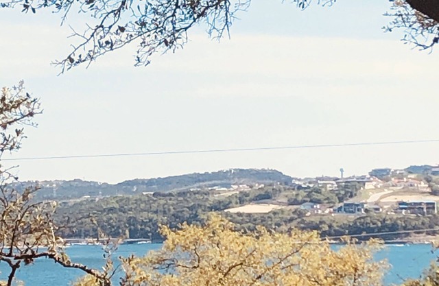 Hilltop Haven by the Lake