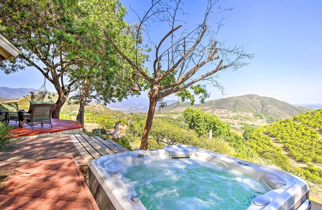 Hilltop Home in Wine Country w/Hot Tub & Views!