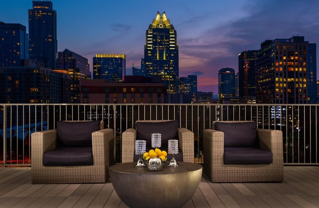 Hilton Austin