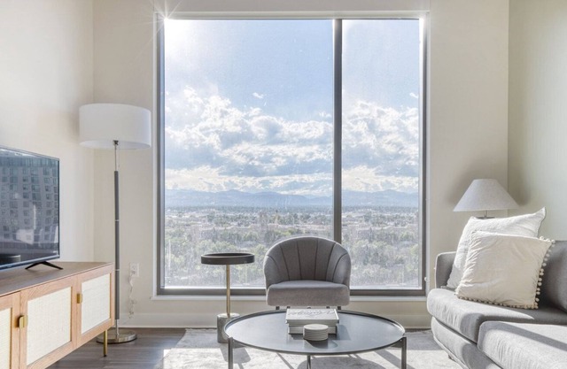 Hip Golden Triangle 2BR w/ Pool, Gym & W/D, next to Park, by Blueground