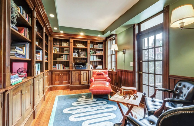 Historic 7BR Retreat in DT Lancaster - LRG Groups!