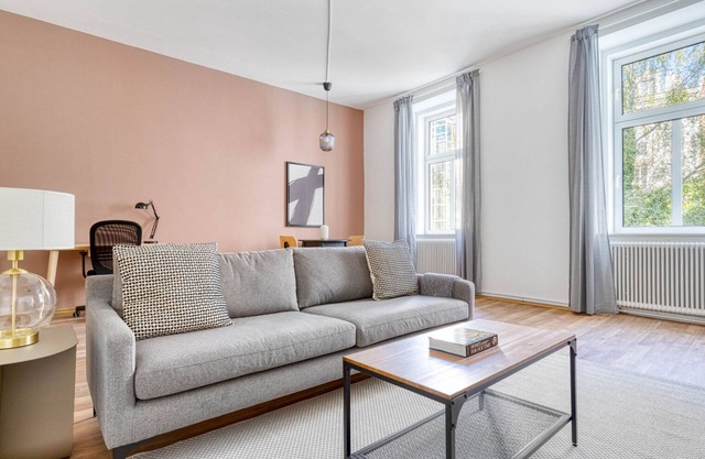 Historic Alsergrund 1BR, nr Donaukanal, by Blueground