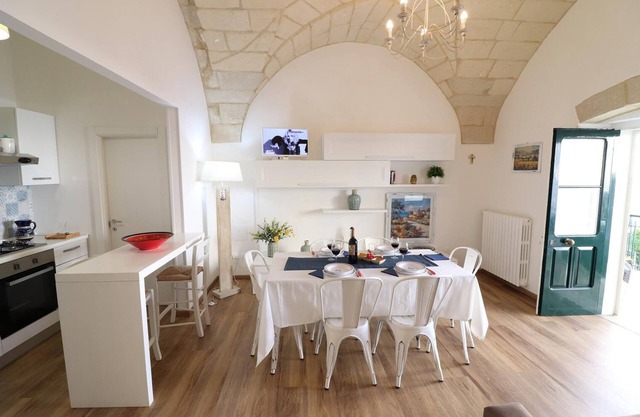Historic and Central Apartment "Glenda Otranto" with Terrace & Air Conditioning