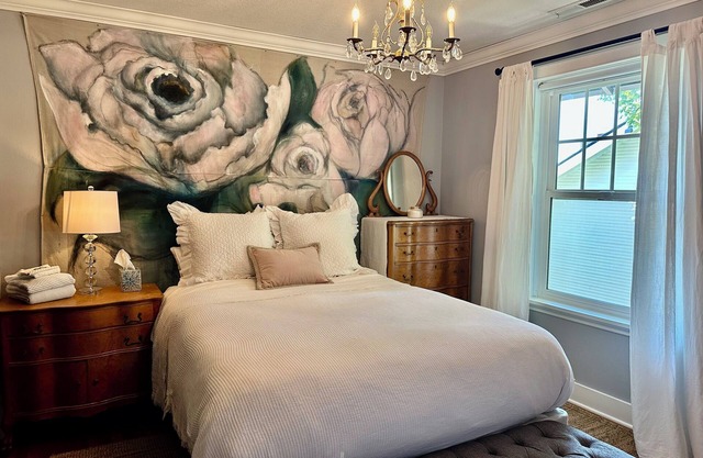 Historic Artistic Home Downtown Camas