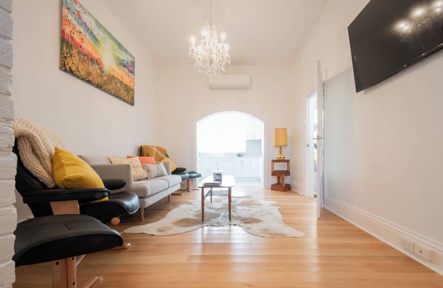 Historic Beauty in the CBD with Parking & WiFi