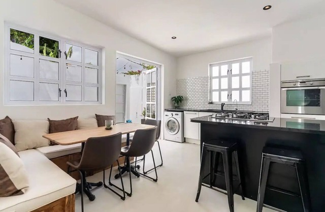 Historic Bo Kaap townhouse with private pool