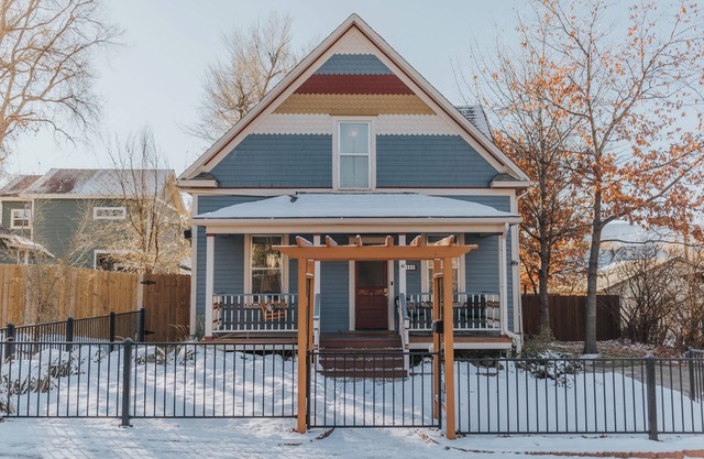 Historic Charm Meets Modern Comfort ❖ Spa, Fire Pit & Hot Tub Near DT