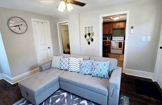 Historic Cozy Apartment 1 Bedroom In Peaceful Boonville