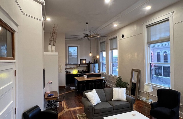 Historic Downtown Loft #3