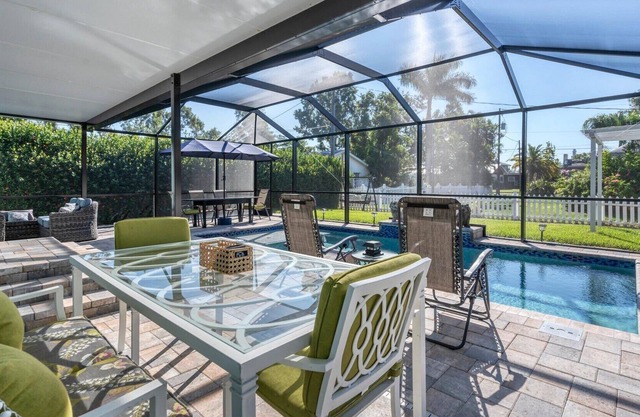 Historic Downtown Punta Gorda Cottage with Private Pool