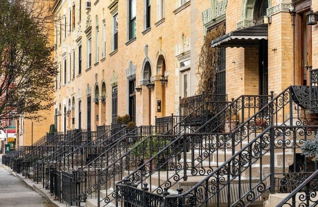 Historic Duplex on Stivers Row, West 138th St. in Harlem,nnMin 29 night stay